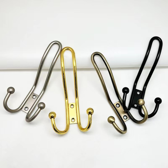 High Quality clothes pin bag hanging hook and 50pcs clothes hanger hooks or space sa channel clothes display hook