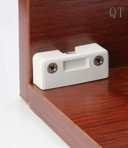 wholesale High Quality furniture corner connector and minifix screws fittings cabinet furniture plastic connector corner bracket